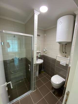 Апартаменты Apartment Sofija Будва Апартаменты-студио с 1 двуспальной кроватью или 2 отдельными кроватями и балконом-4